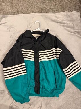 Men's Colorblock Puffer Jacket in Black and Teal
